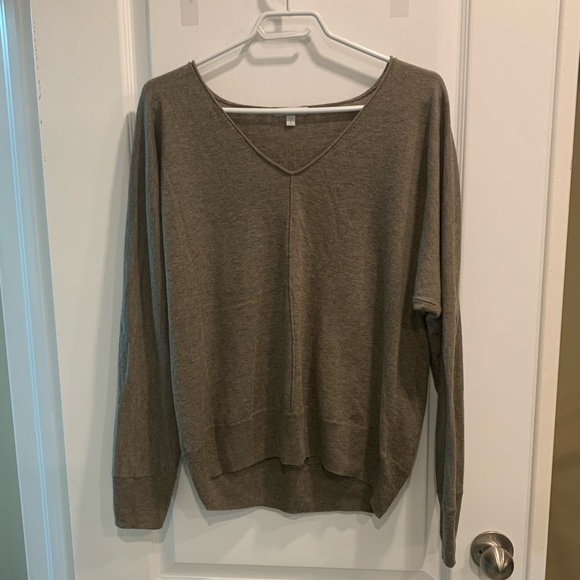 Cotton-Poly-Wool V-neck Sweater - Picture 1 of 5